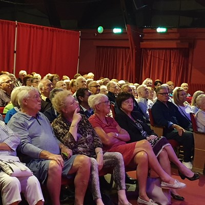 The very attentive Gladstone Theatre audience fascinated by Ken’s remarkable stories.
